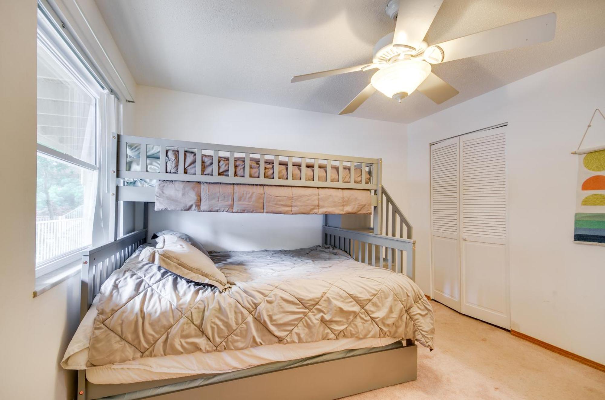 Cozy Lake Ozark Condo Rental With Grill, Pool Access エクステリア 写真