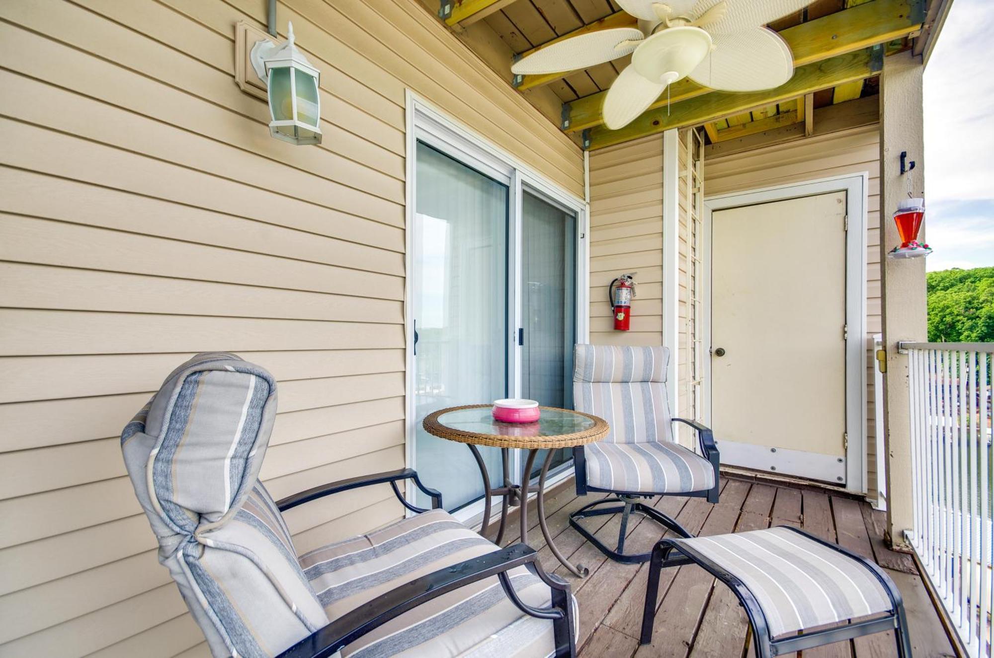 Cozy Lake Ozark Condo Rental With Grill, Pool Access エクステリア 写真