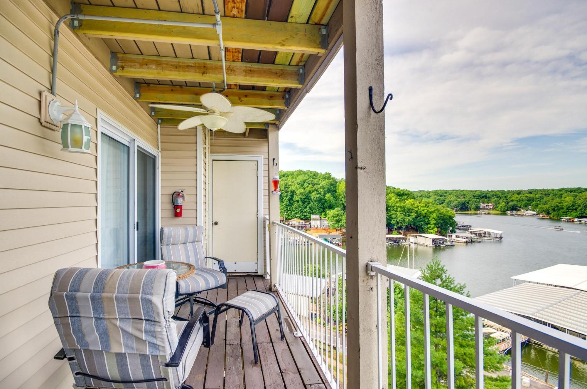 Cozy Lake Ozark Condo Rental With Grill, Pool Access エクステリア 写真